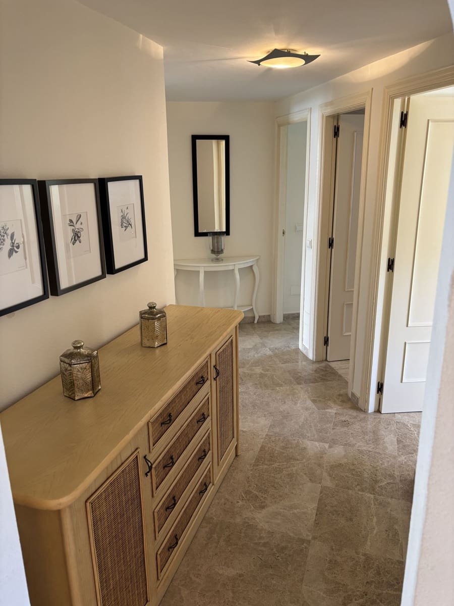 Apartamento de 3 habitaciones en Calahonda en venta con piscina garaje - 375.000 € (Ref: 9384048)