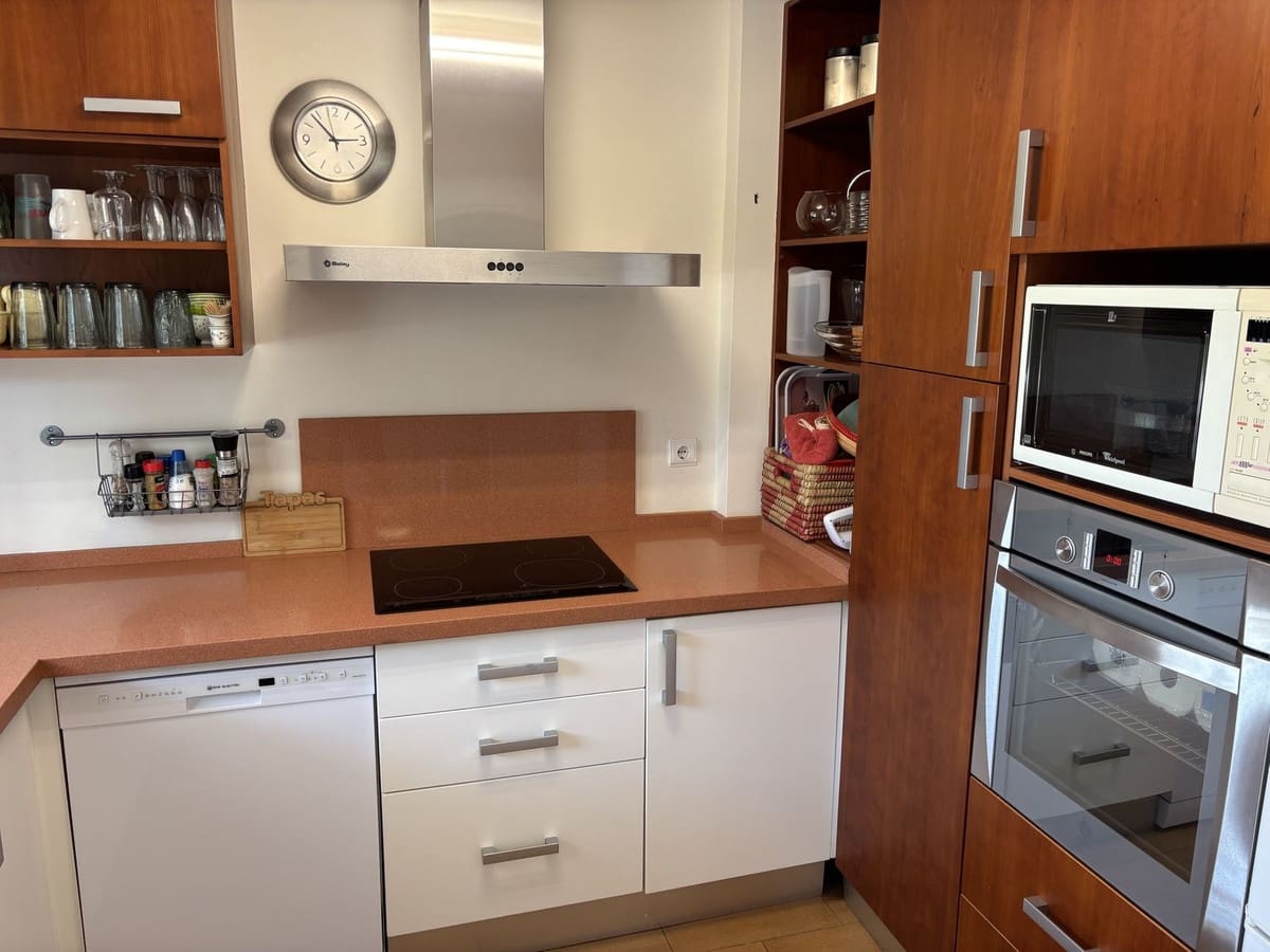 Apartamento de 3 habitaciones en Calahonda en venta con piscina garaje - 375.000 € (Ref: 9384048)