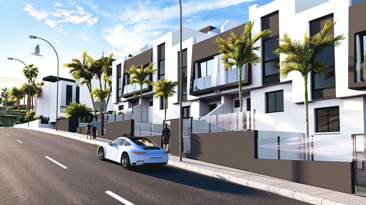 3 bedroom Semi-detached Villa for sale in Rincon de la Victoria - € 545,000 (Ref: 9432659)