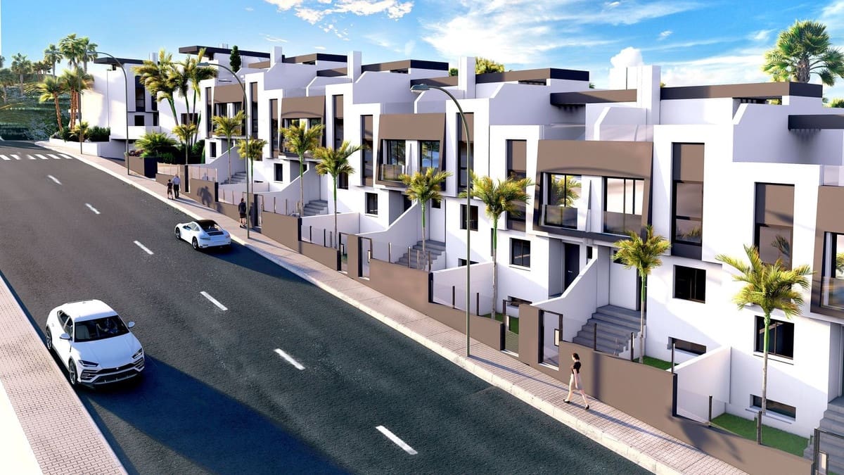 3 bedroom Semi-detached Villa for sale in Rincon de la Victoria - € 545,000 (Ref: 9432659)