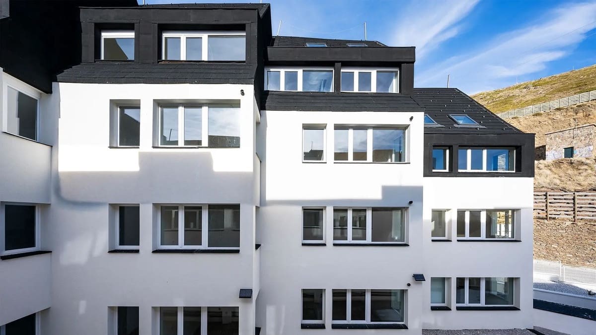 2 soveværelse Penthouse til salg i Sierra Nevada - € 395.000 (Ref: 9570256)