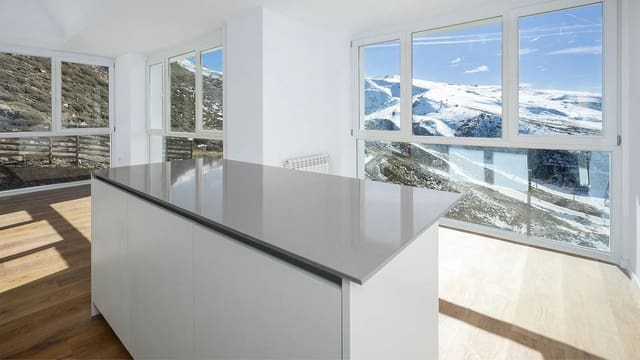 2 makuuhuone Kattohuoneisto myytävänä paikassa Sierra Nevada, Monachil - 395 000 € (Ref: 9570256)