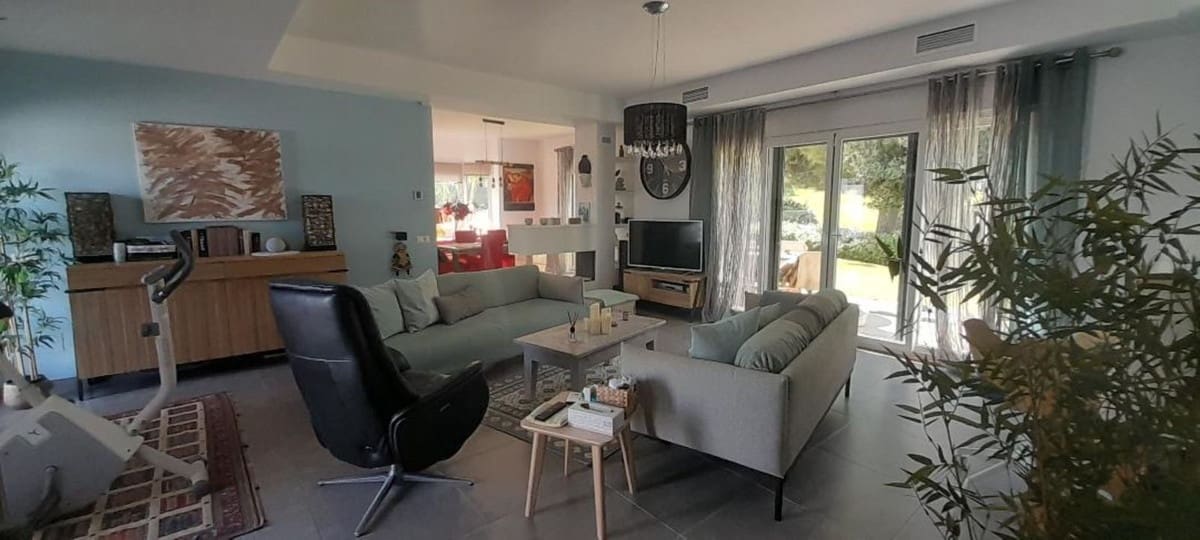 3 bedroom Villa for sale in La Cala Golf with pool garage - € 1,299,000 (Ref: 9620633)