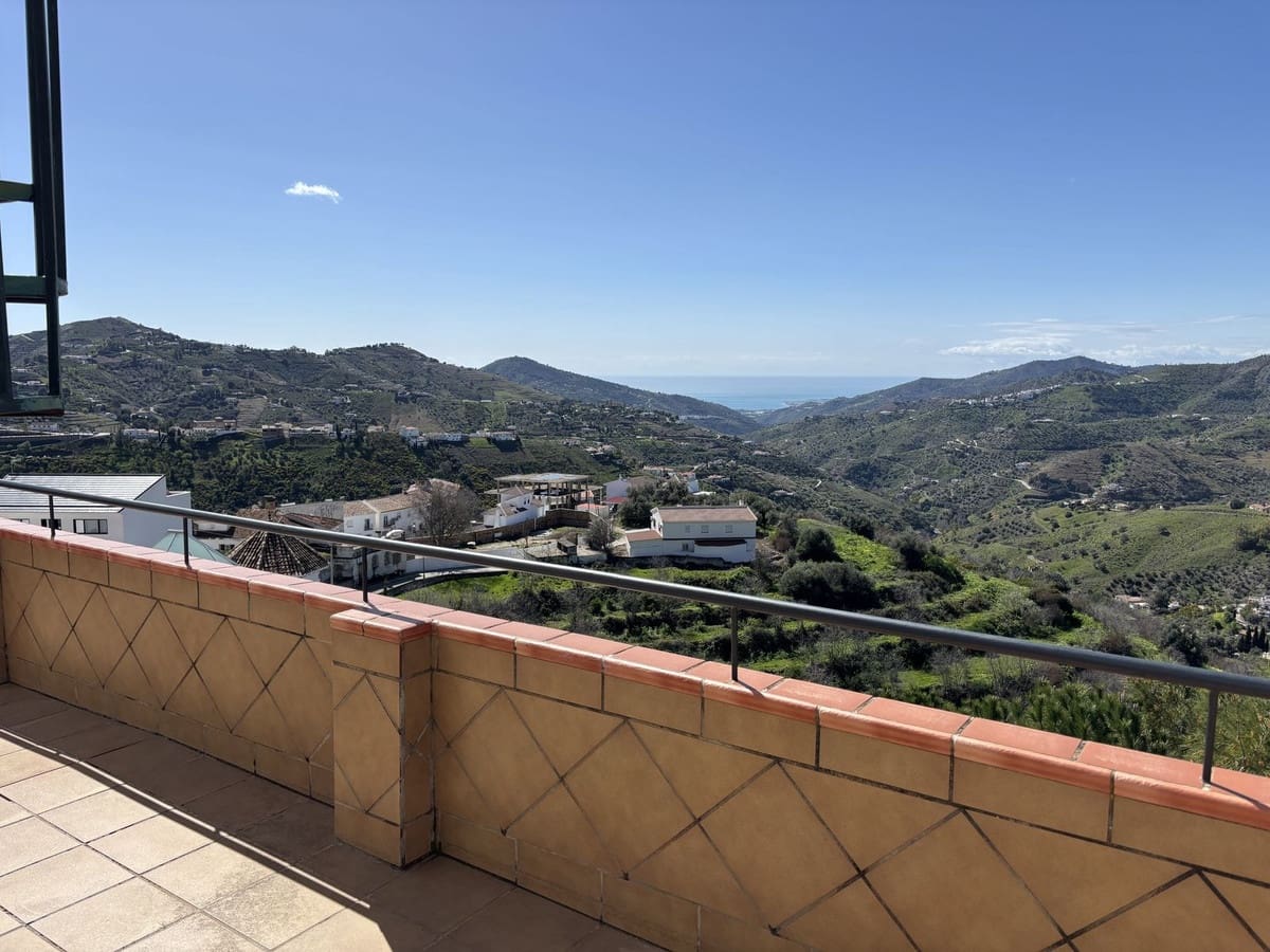 3 Zimmer Penthouse zu verkaufen in Competa - 299.000 € (Ref: 9656836)