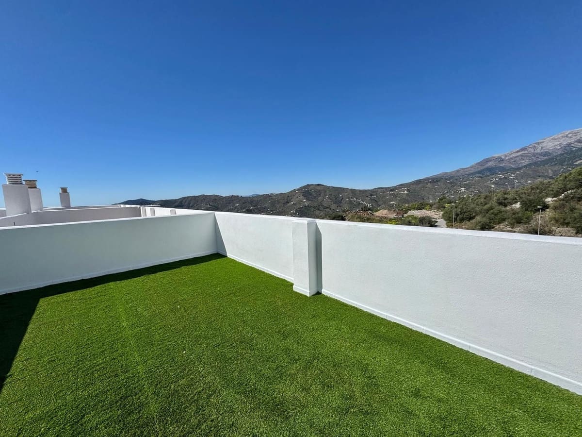 3 bedroom Penthouse for sale in Competa - € 299,000 (Ref: 9656836)