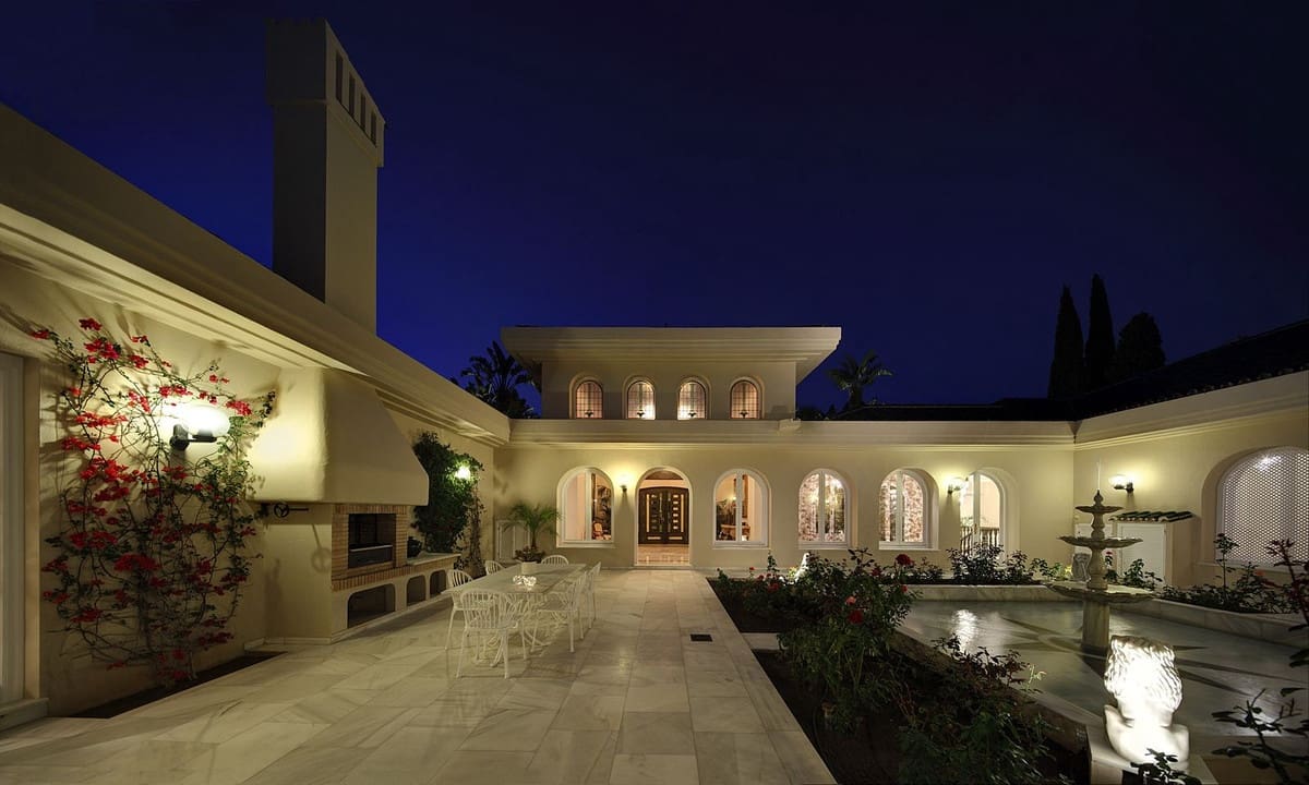 12 slaapkamer Villa te koop in Marbella - € 10.000.000 (Ref: 9747256)