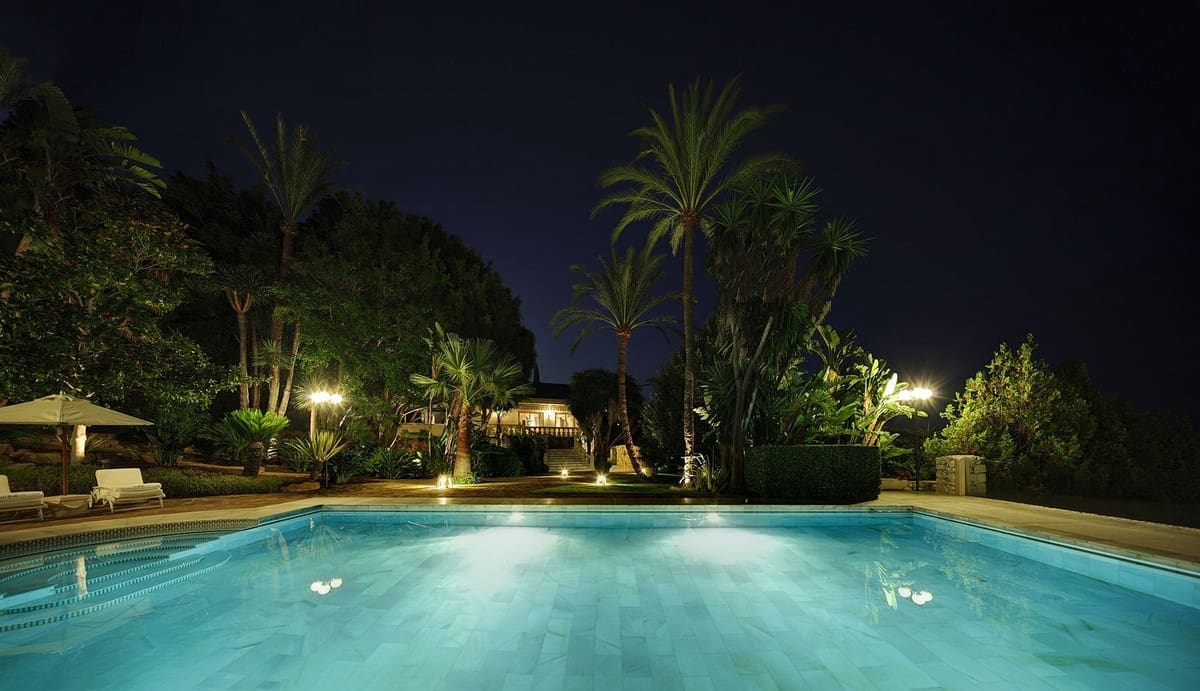 12 slaapkamer Villa te koop in Marbella - € 10.000.000 (Ref: 9747256)