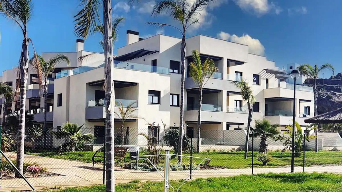 2 soveværelse Lejlighed til salg i Velez-Malaga med swimmingpool - € 361.000 (Ref: 9793531)