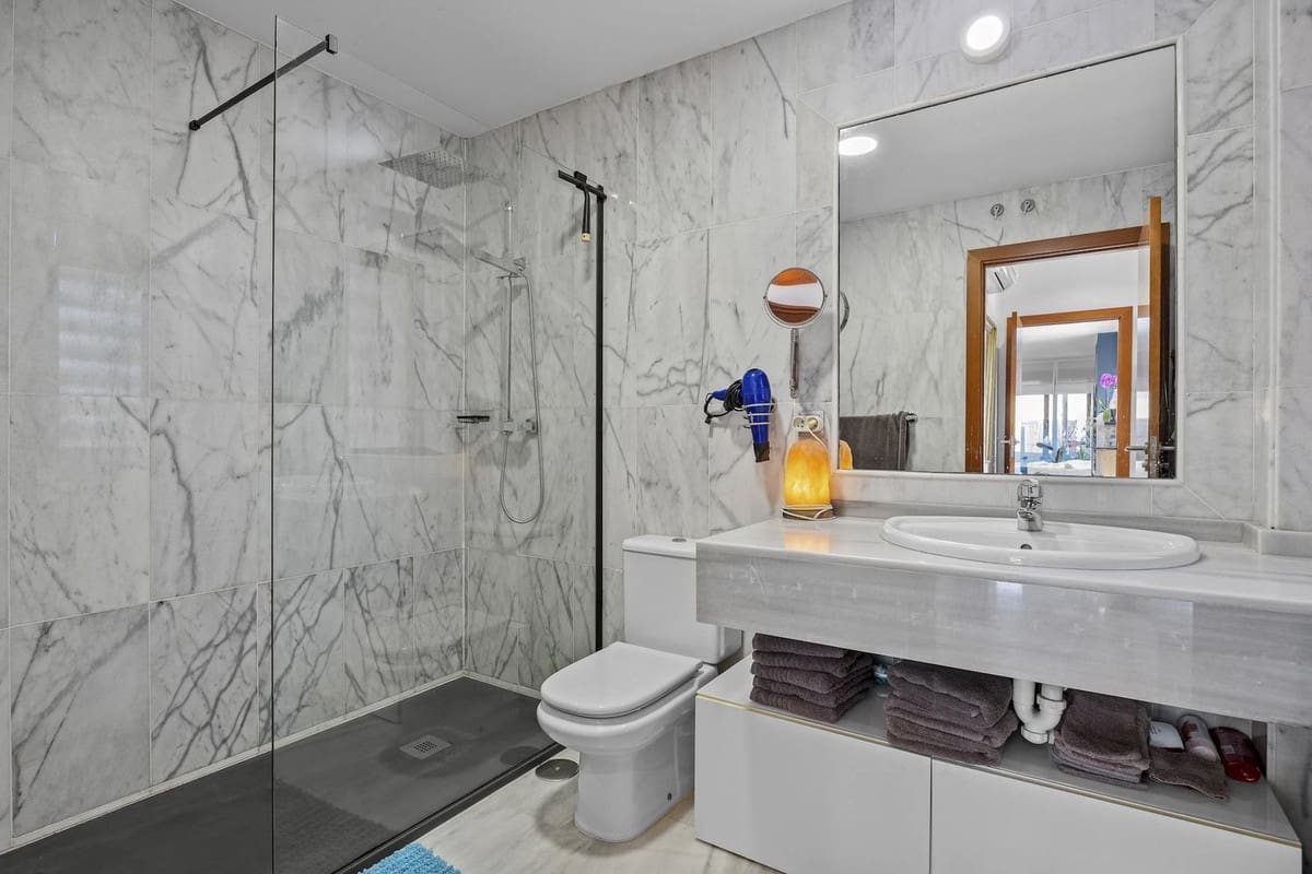 3 quarto Moradia Geminada para venda em Benahavis - 585 000 € (Ref: 9833041)