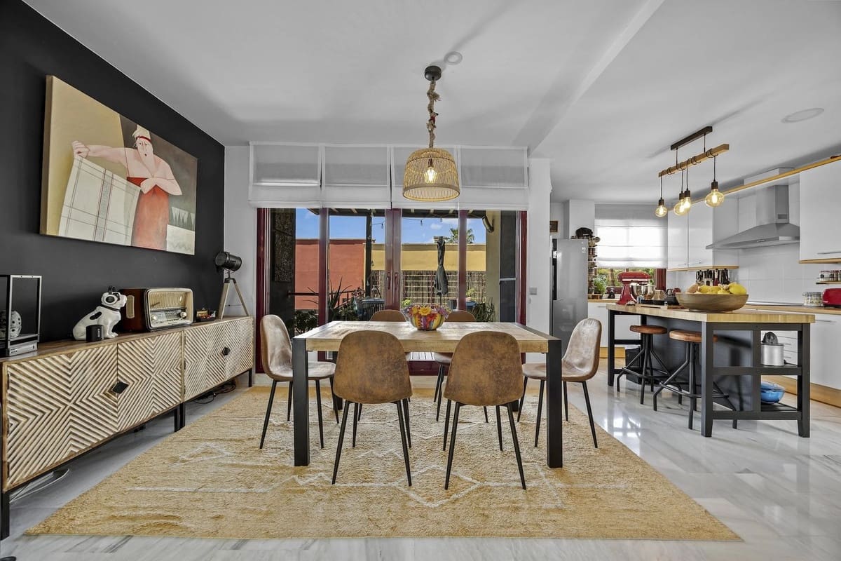 3 quarto Moradia Geminada para venda em Benahavis - 585 000 € (Ref: 9833041)