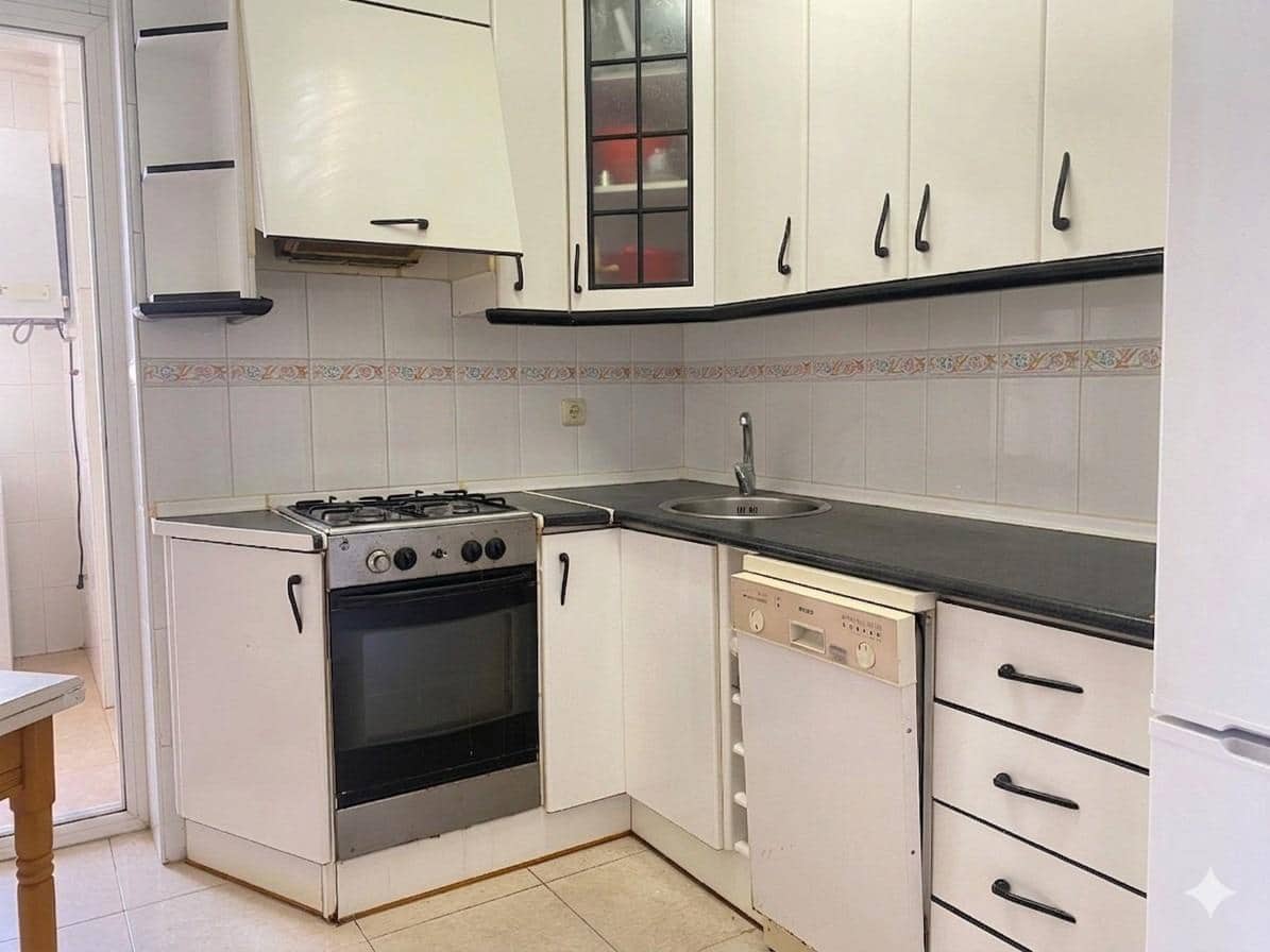 3 bedroom Flat for rent in Aguilas - € 2,250 (Ref: 9761985)