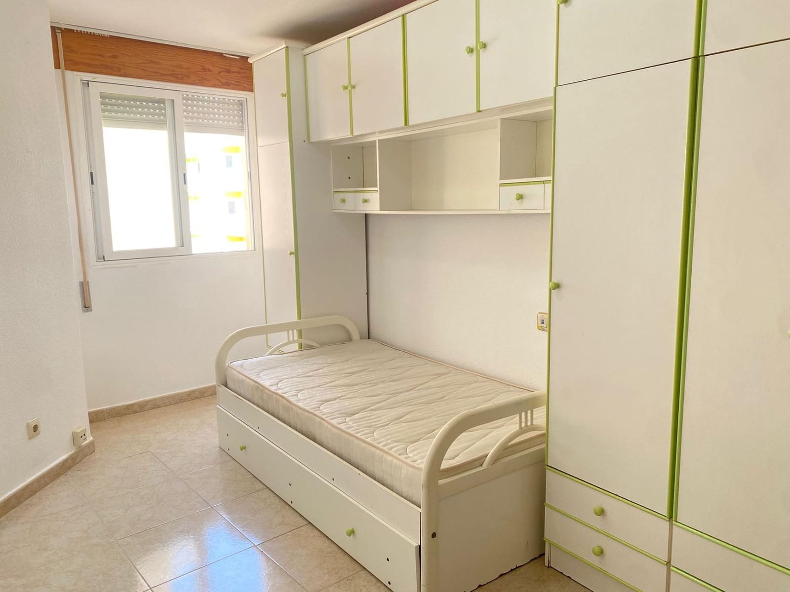 3 bedroom Flat for rent in Aguilas - € 2,250 (Ref: 9761985)