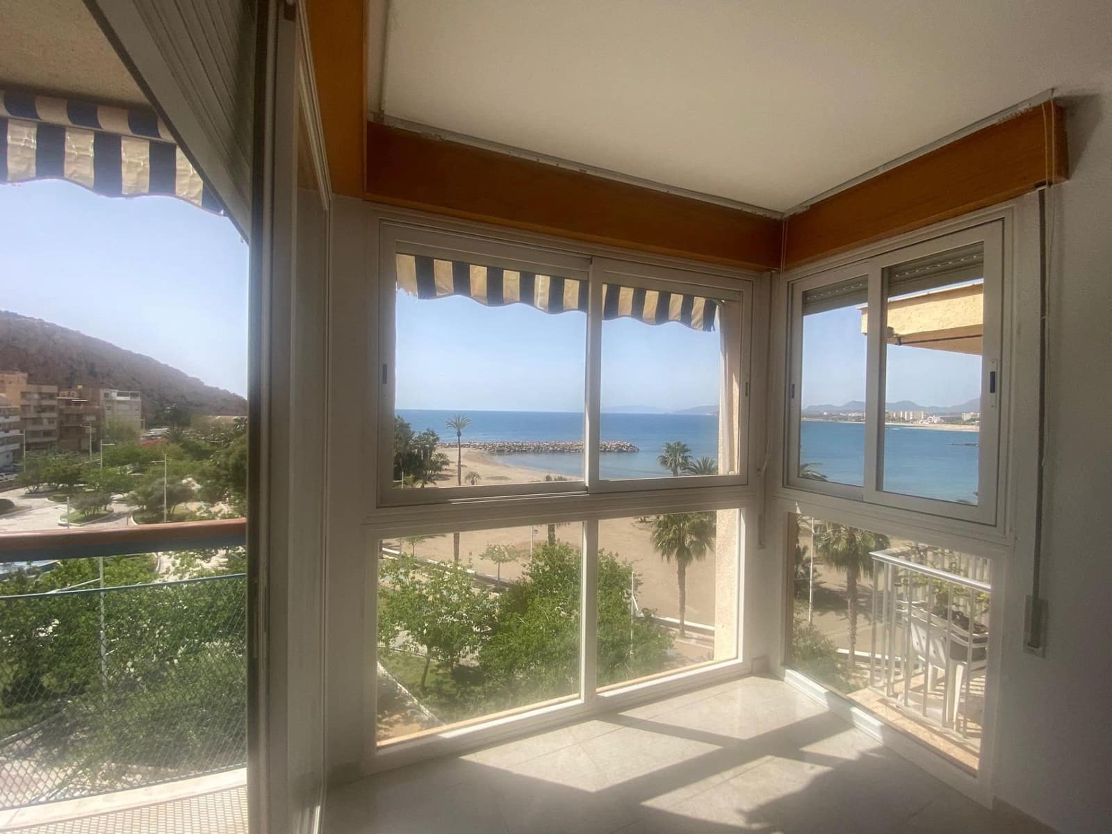 3 bedroom Flat for rent in Aguilas - € 2,250 (Ref: 9761985)