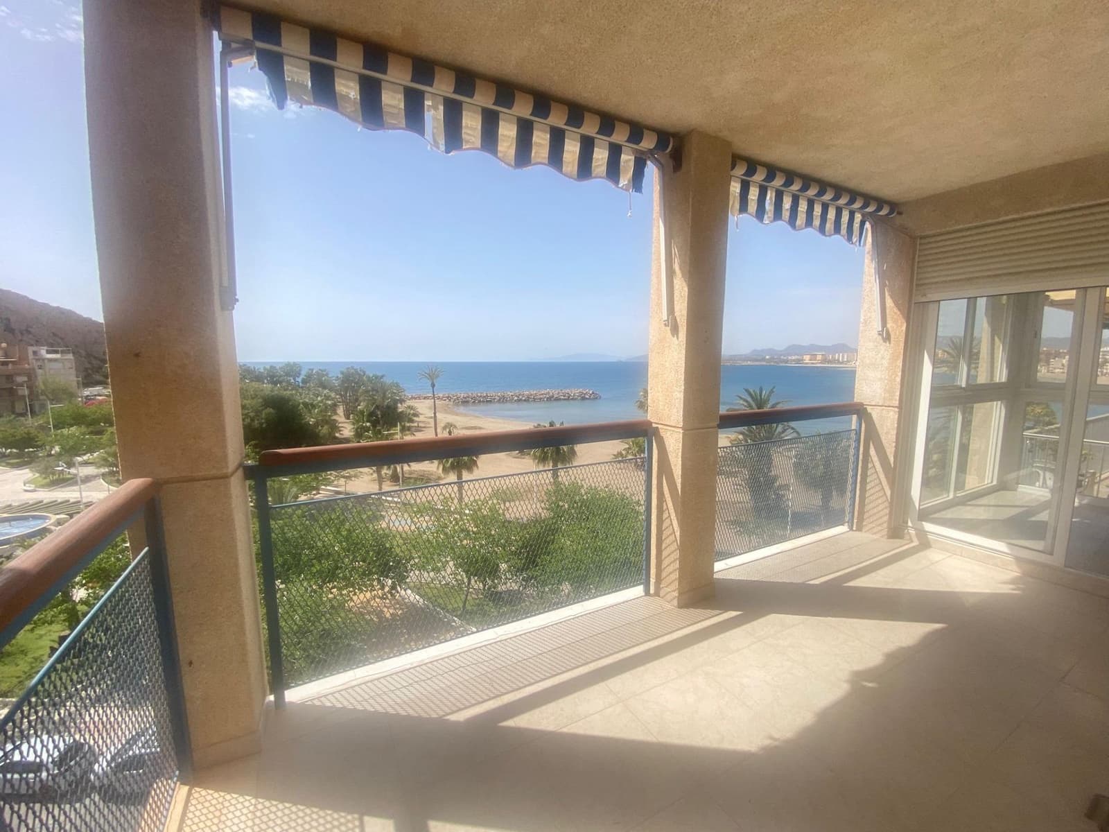 3 bedroom Flat for rent in Aguilas - € 2,250 (Ref: 9761985)