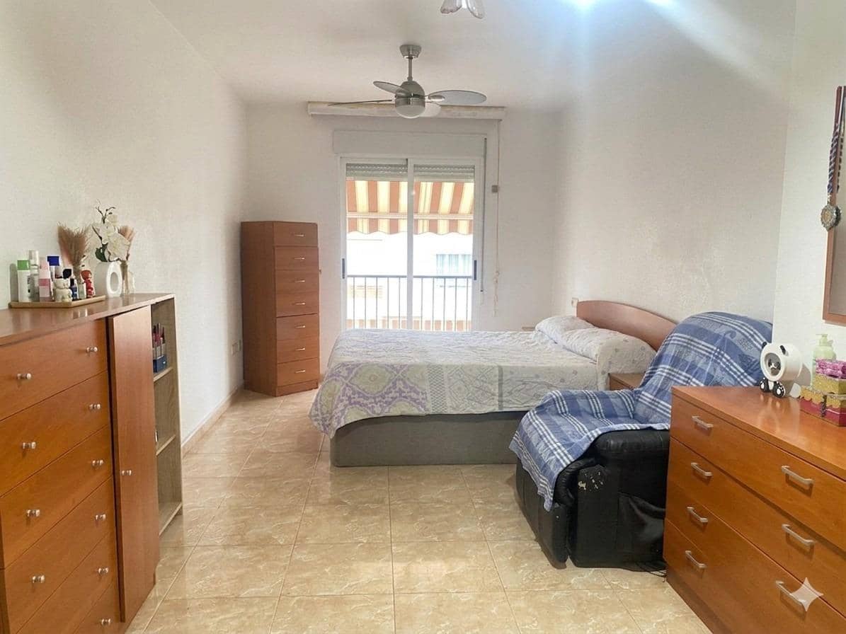 Piso de 4 habitaciones en Aguilas en venta con garaje - 159.000 € (Ref: 9843394)