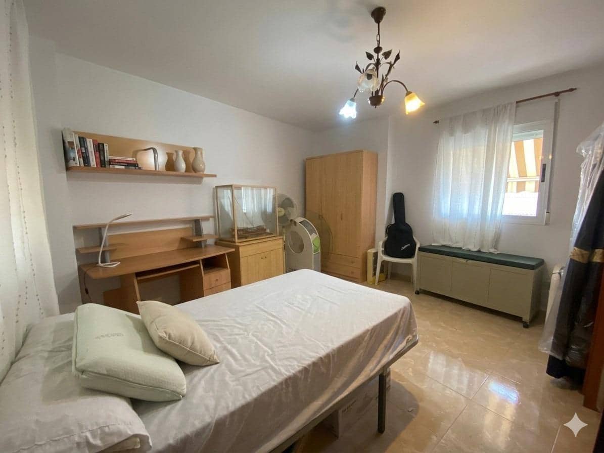 Piso de 4 habitaciones en Aguilas en venta con garaje - 159.000 € (Ref: 9843394)