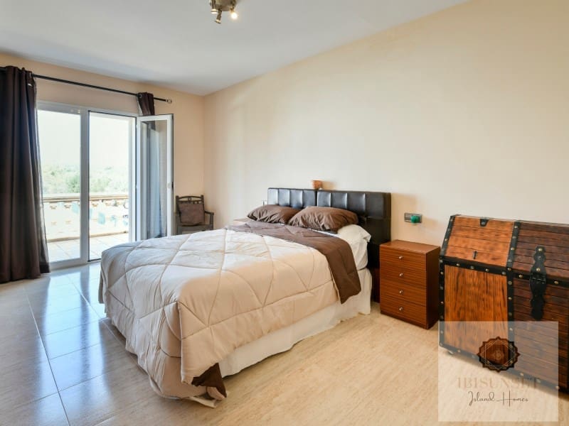 6 soveværelse Villa til salg i Calas de Mallorca med swimmingpool garage - € 1.248.000 (Ref: 10041006)