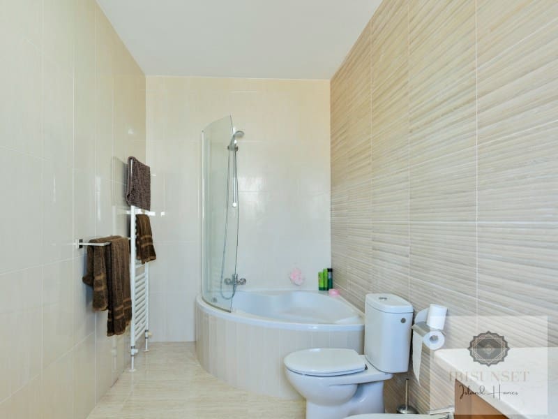 6 soveværelse Villa til salg i Calas de Mallorca med swimmingpool garage - € 1.248.000 (Ref: 10041006)