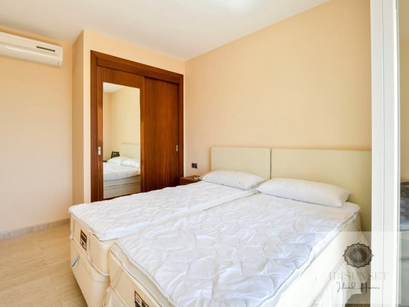 6 soveværelse Villa til salg i Calas de Mallorca med swimmingpool garage - € 1.248.000 (Ref: 10041006)