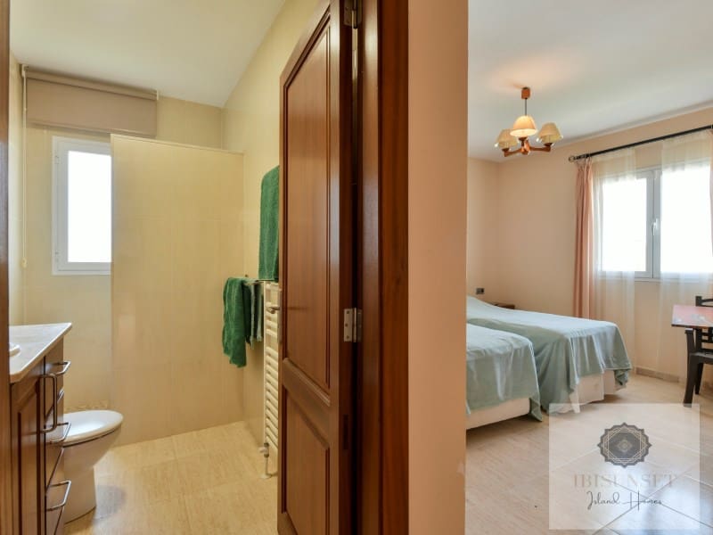 6 soveværelse Villa til salg i Calas de Mallorca med swimmingpool garage - € 1.248.000 (Ref: 10041006)