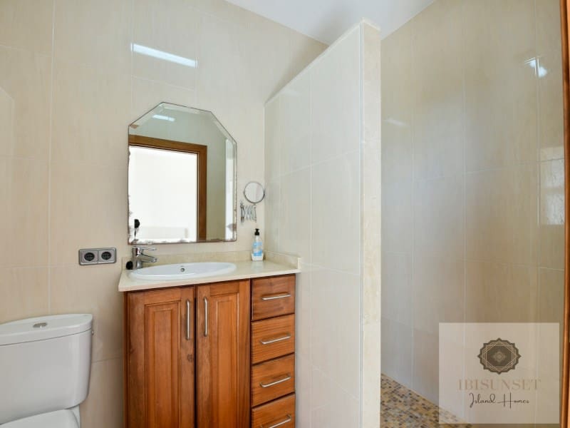 6 soveværelse Villa til salg i Calas de Mallorca med swimmingpool garage - € 1.248.000 (Ref: 10041006)