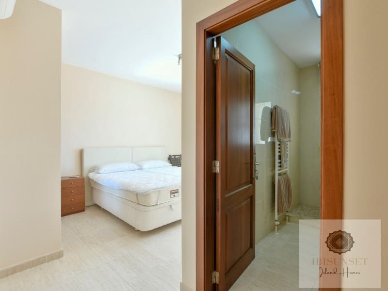 6 soveværelse Villa til salg i Calas de Mallorca med swimmingpool garage - € 1.248.000 (Ref: 10041006)