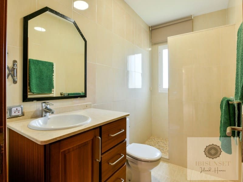 6 soveværelse Villa til salg i Calas de Mallorca med swimmingpool garage - € 1.248.000 (Ref: 10041006)