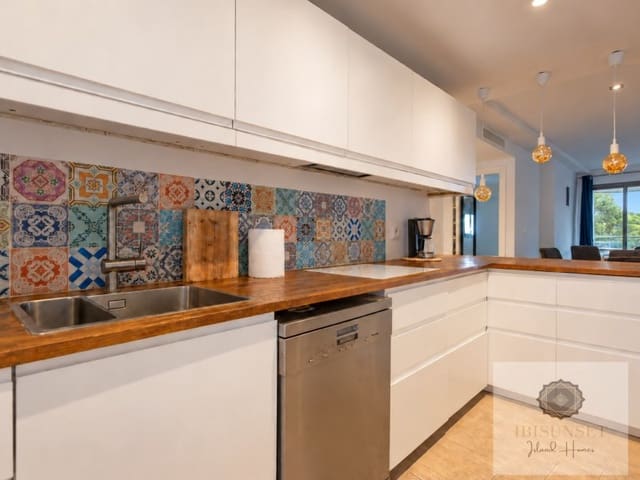3 sypialnia Apartament na sprzedaż w Santa Eulalia / Santa Eularia z basenem garażem - 749 000 € (Ref: 10139663)