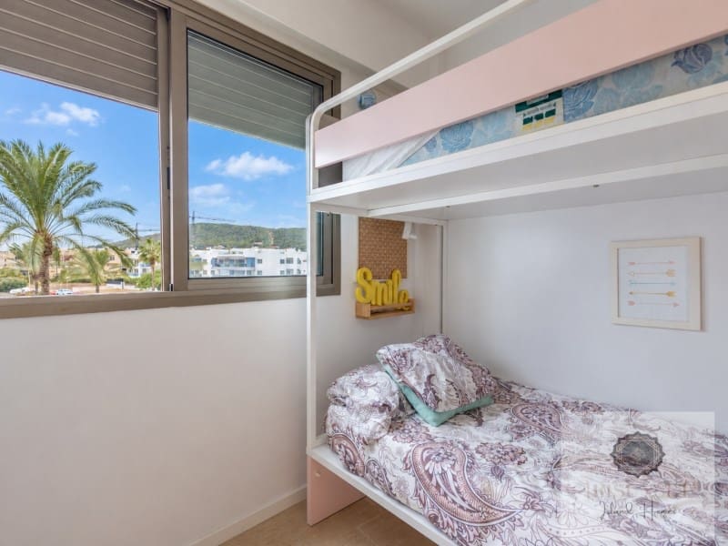 3 sypialnia Apartament na sprzedaż w Santa Eulalia / Santa Eularia z basenem garażem - 749 000 € (Ref: 10139663)
