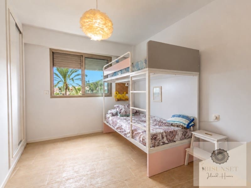 3 sypialnia Apartament na sprzedaż w Santa Eulalia / Santa Eularia z basenem garażem - 749 000 € (Ref: 10139663)