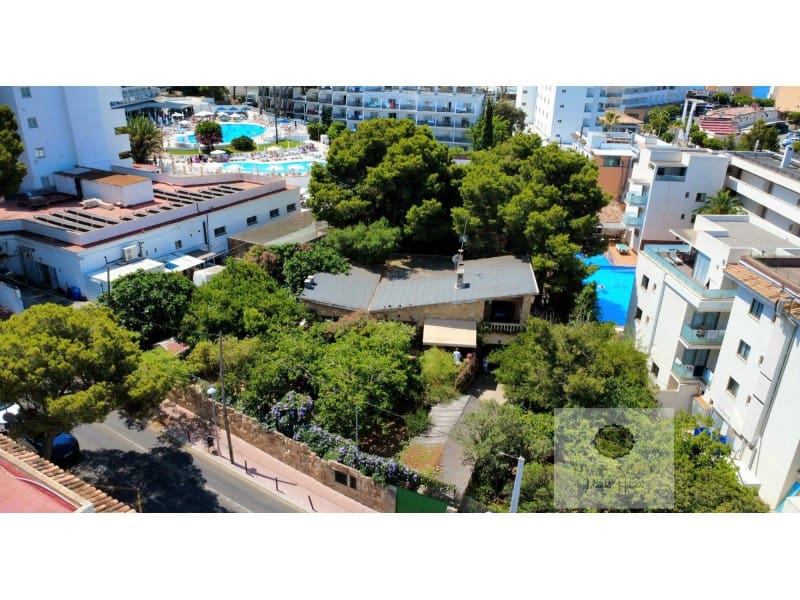 Ubebygd land til salgs i Palmanova - € 1 800 000 (Ref: 9116299)