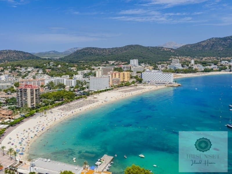 Ubebygd land til salgs i Palmanova - € 1 800 000 (Ref: 9116299)