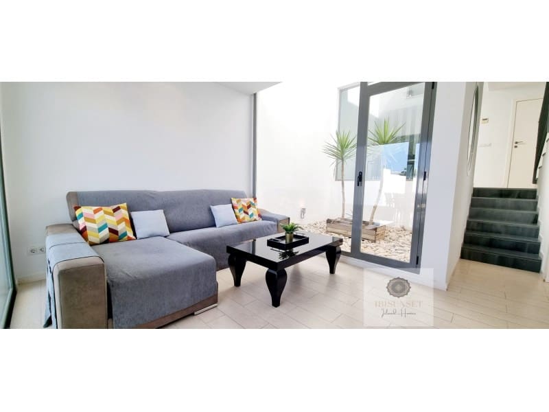 3 makuuhuone Omakotitalo vuokrattavana paikassa Cala d'en Bou mukana uima-altaan 
autotalli - 1 700 € (Ref: 9291467)