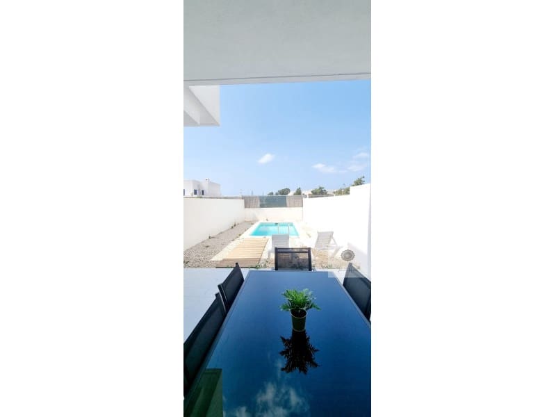 3 makuuhuone Omakotitalo vuokrattavana paikassa Cala d'en Bou mukana uima-altaan 
autotalli - 1 700 € (Ref: 9291467)