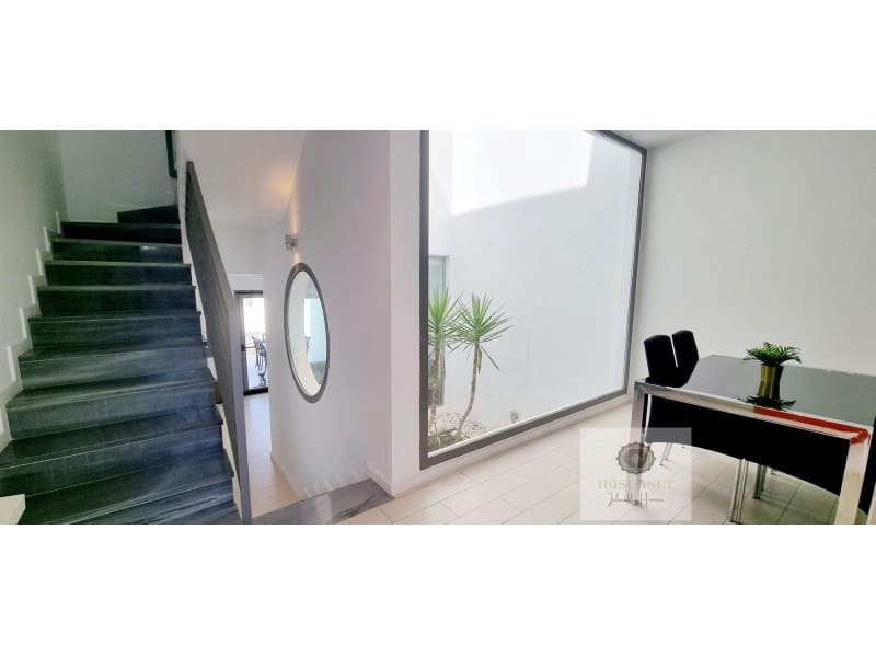 3 makuuhuone Omakotitalo vuokrattavana paikassa Cala d'en Bou mukana uima-altaan 
autotalli - 1 700 € (Ref: 9291467)