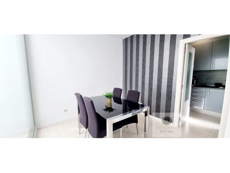 3 makuuhuone Omakotitalo vuokrattavana paikassa Cala d'en Bou mukana uima-altaan 
autotalli - 1 700 € (Ref: 9291467)