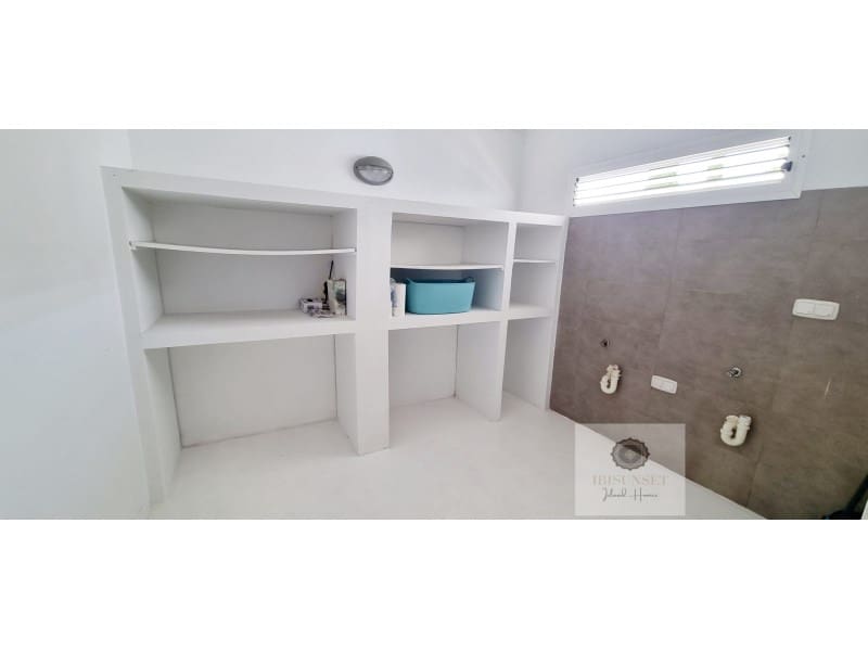 3 makuuhuone Omakotitalo vuokrattavana paikassa Cala d'en Bou mukana uima-altaan 
autotalli - 1 700 € (Ref: 9291467)