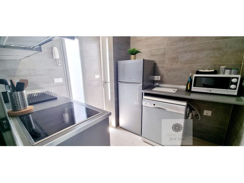 3 makuuhuone Omakotitalo vuokrattavana paikassa Cala d'en Bou mukana uima-altaan 
autotalli - 1 700 € (Ref: 9291467)