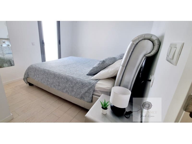 3 makuuhuone Omakotitalo vuokrattavana paikassa Cala d'en Bou mukana uima-altaan 
autotalli - 1 700 € (Ref: 9291467)