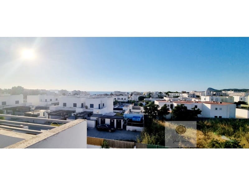 3 makuuhuone Omakotitalo vuokrattavana paikassa Cala d'en Bou mukana uima-altaan 
autotalli - 1 700 € (Ref: 9291467)