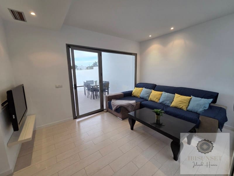 3 quarto Casa em Banda para arrendar em Cala d'en Bou com piscina - 3 500 € (Ref: 9291467)