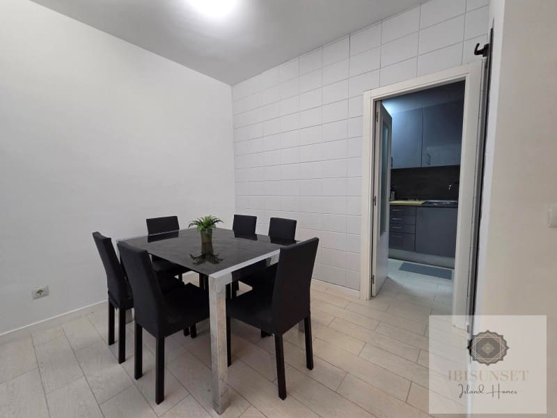 3 quarto Casa em Banda para arrendar em Cala d'en Bou com piscina - 3 500 € (Ref: 9291467)