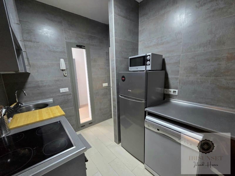 3 quarto Casa em Banda para arrendar em Cala d'en Bou com piscina - 3 500 € (Ref: 9291467)