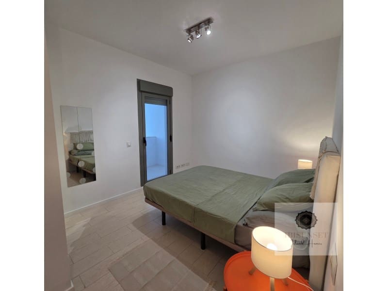 3 quarto Casa em Banda para arrendar em Cala d'en Bou com piscina - 3 500 € (Ref: 9291467)