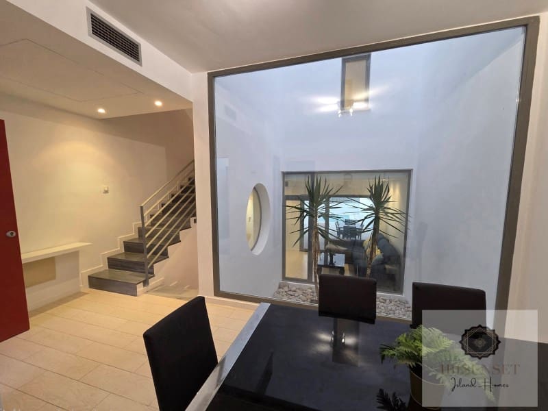 3 quarto Casa em Banda para arrendar em Cala d'en Bou com piscina - 3 500 € (Ref: 9291467)