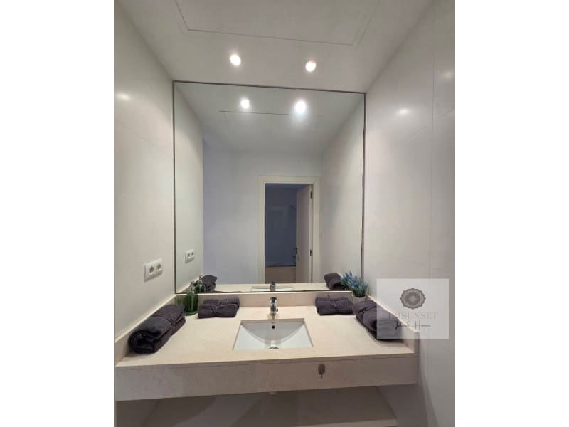 3 quarto Casa em Banda para arrendar em Cala d'en Bou com piscina - 3 500 € (Ref: 9291467)