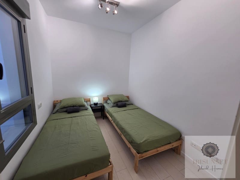 3 quarto Casa em Banda para arrendar em Cala d'en Bou com piscina - 3 500 € (Ref: 9291467)