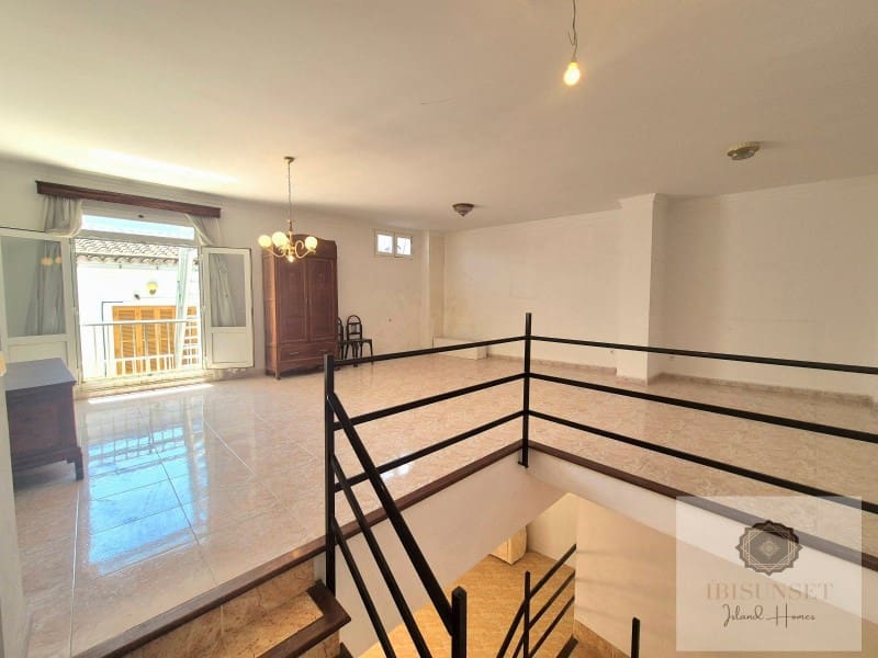 2 slaapkamer Huis te koop in Llubi met garage - € 348.000 (Ref: 9383319)