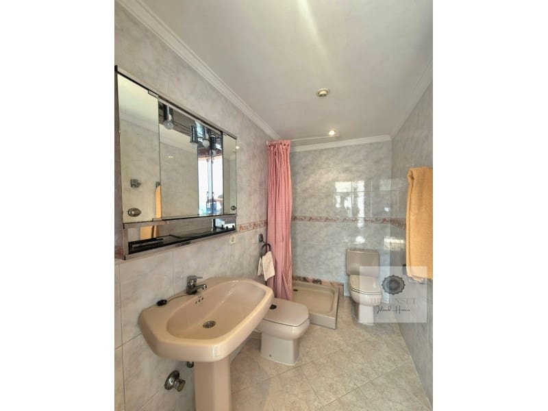 2 slaapkamer Huis te koop in Llubi met garage - € 348.000 (Ref: 9383319)