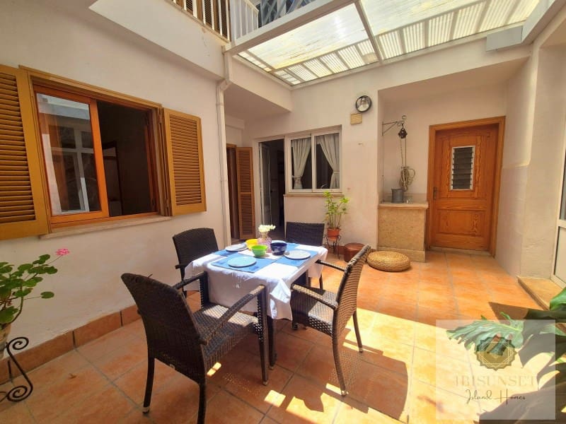 2 slaapkamer Huis te koop in Llubi met garage - € 348.000 (Ref: 9383319)